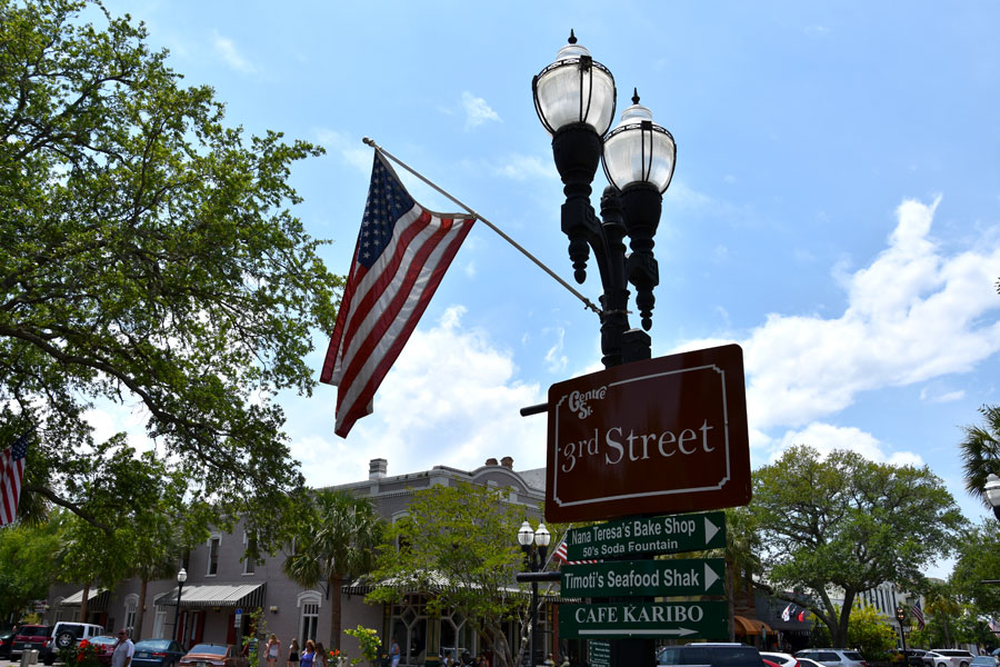 Wegweiser Centre Street in Fernandina Beach